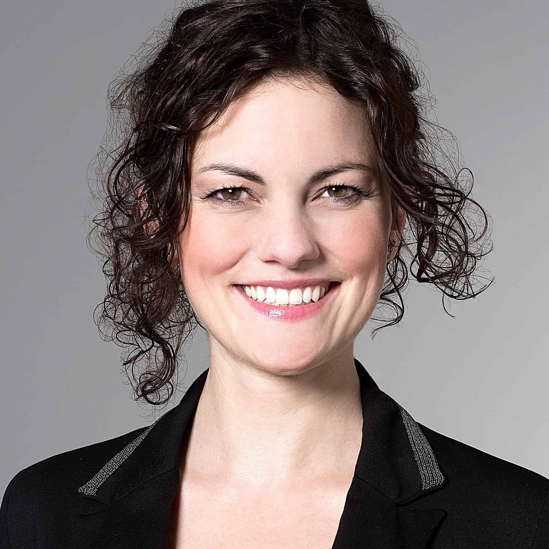 Dr. Jasmine Suhner